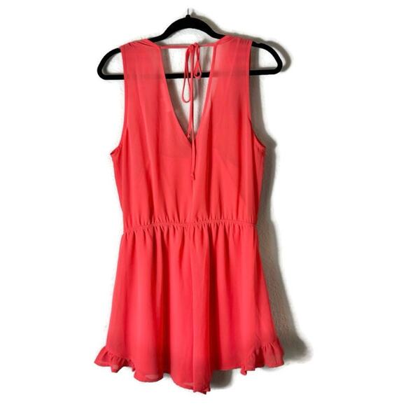 Astr The Label Coral Peach Ruffled Romper Size Large - Picture 3 of 7